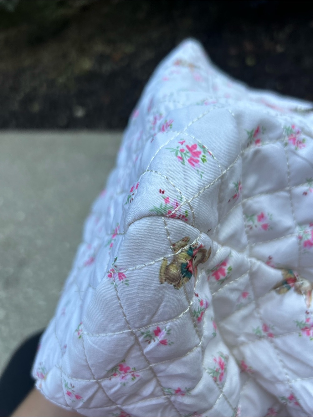 LadeBlaam Quilted Coquette Bunny Carry Bag – Vintage Floral & Rabbit Print - Picture 10 of 10